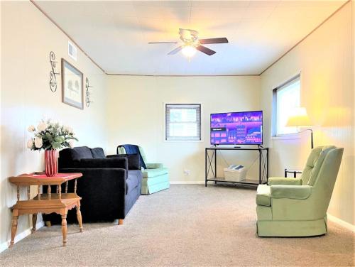 . High - Family Neighborhood, Pet Friendly