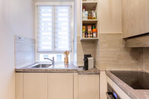 GuestHost - San Giovanni Comfy Apartment, Rom (Foto 3)