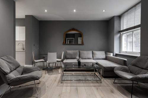 Superb 2 Bedroom Apartment near Edgware Road Station, Londyn