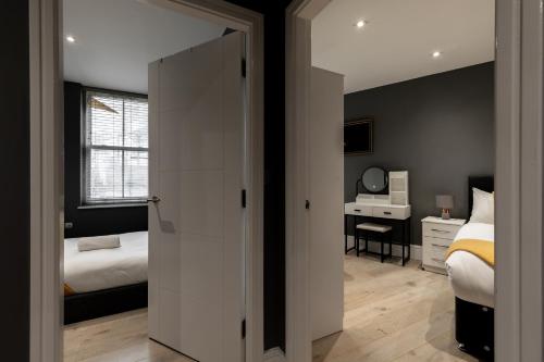 Superb 2 Bedroom Apartment near Edgware Road Station - main image