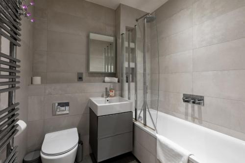Superb 2 Bedroom Apartment near Edgware Road Station - image 5