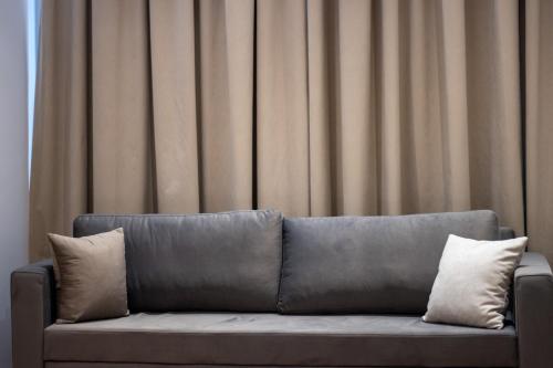 Deluxe Double Room with Balcony image 3