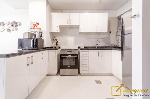 Kitchen, Tranquil 3br Townhouse in Damac Hills2 by deleguest in Damac Hills 2