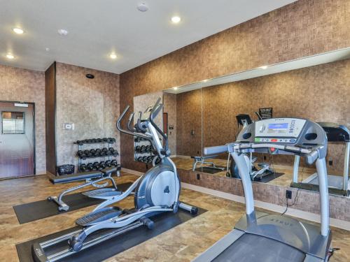 Cobblestone Hotel & Suites - Rhinelander - image 4