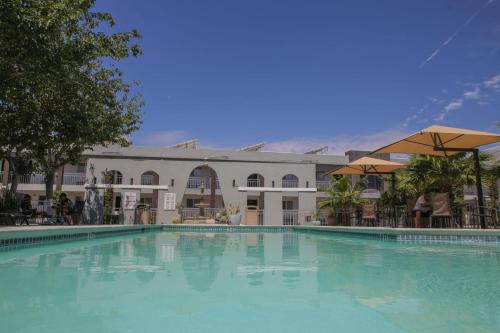 Exterior view of Hotel Villa del Sol