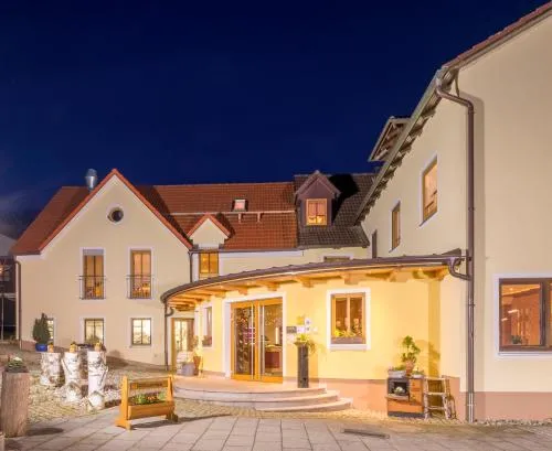 Landhotel Zum Goldenen Kreuz in Moosbach, Deutschland