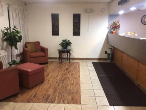 ล็อบบี้, Studio 6  Suites Hurricane, WV in เฮอริเคน (WV)