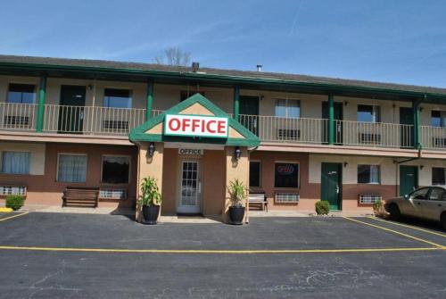 Studio 6 Suites Hurricane WV - image 13