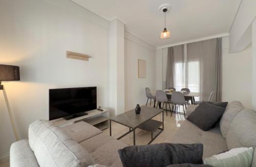 Matrozou Spacious 95sqm apt in Koukaki, Athens