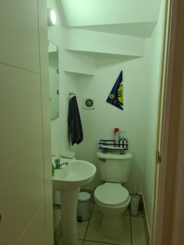 Three-Bedroom House image 2