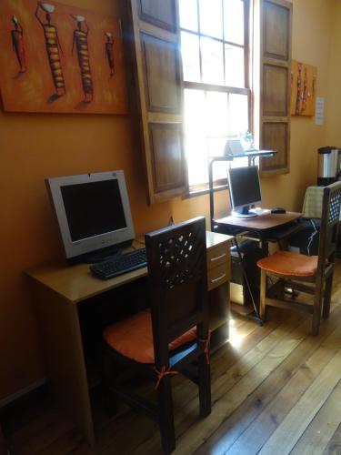 Hostal del Piamonte - image 5