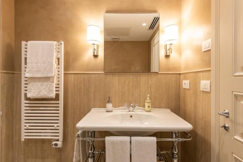 Suite image 8