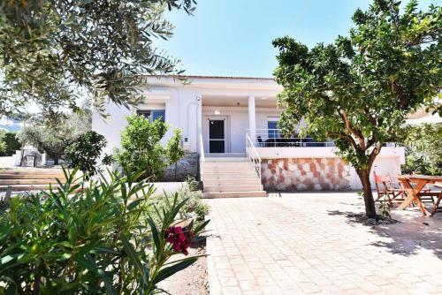 Adams Suite 2 Adams Suite 2