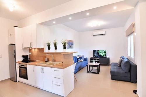 Adams Suite 2 Adams Suite 2