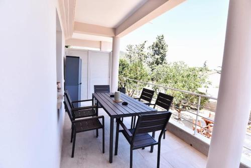 Adams Suite 2 Adams Suite 2