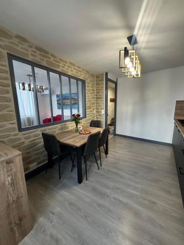 廚房, Tain centre -T3- wine themed apartment in 坦萊爾米塔日