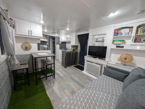 Facilities, Mobil-home entre terre et mer in Les Loges