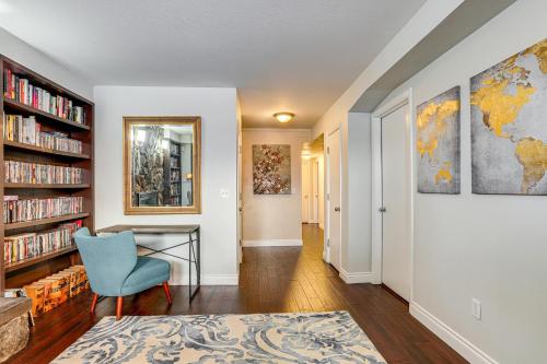 Theater Room and Fire Pit Anchorage Family Retreat in 기타