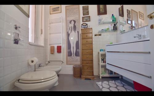 Entire two-room apartment 10 minutes from the Fashion and Design, Milano (foto 3)