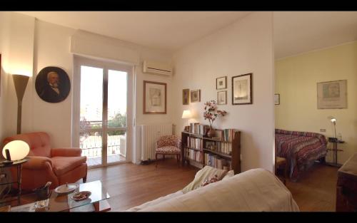 Entire two-room apartment 10 minutes from the Fashion and Design, Milano (foto 5)