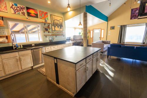 Smart House [HotTub/Pets/420] in Northeast Park Hill