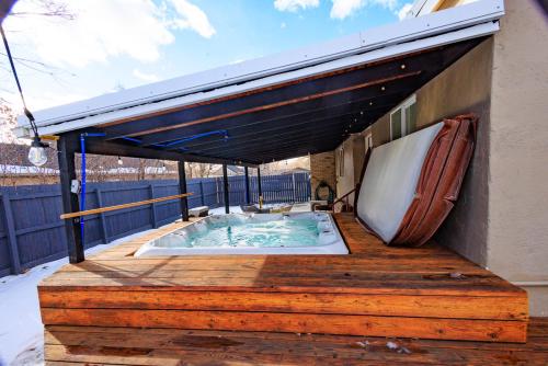 Smart House [HotTub/Pets/420] in Northeast Park Hill