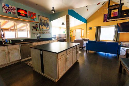 Smart House [HotTub/Pets/420] in Northeast Park Hill