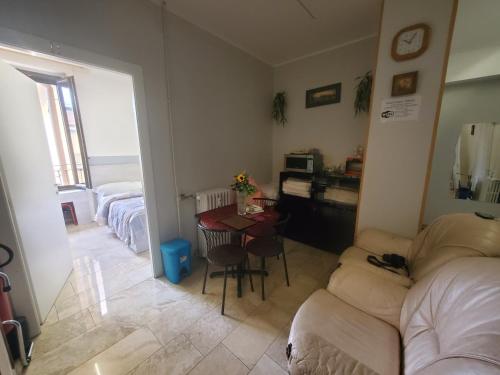 Hotel Emmy - image 4