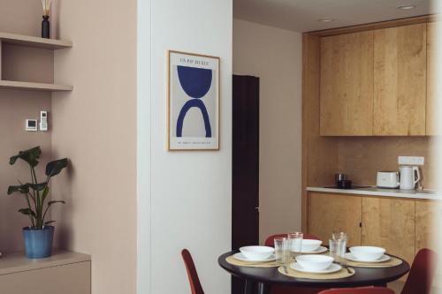 Premium Loft ǀ 2-Bedrooms, AC, 85 sqm, Free Parking, Bratislava (foto 8)