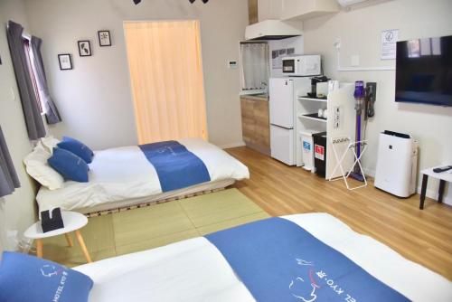 room detail thumbnail 1