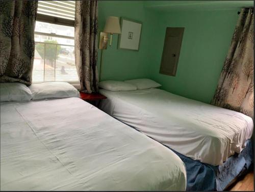 Sunshine Motel