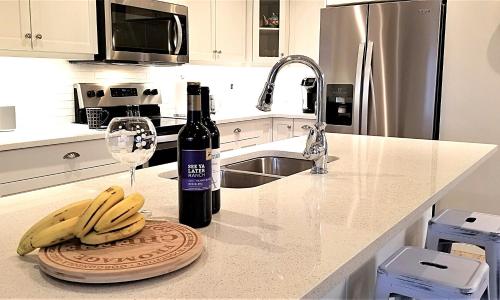 Tinhorn Meadow Cottage-walk To The Pool #20 in Osoyoos, Canada