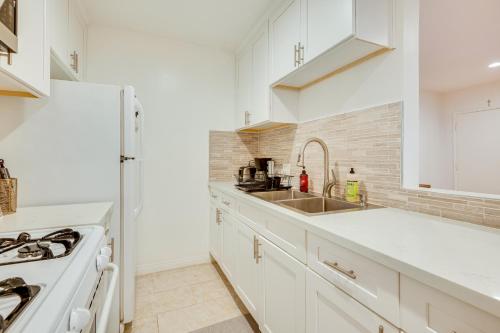Work and Play Condo with Patio in West Hollywood, Los Angeles (fotografie 10)