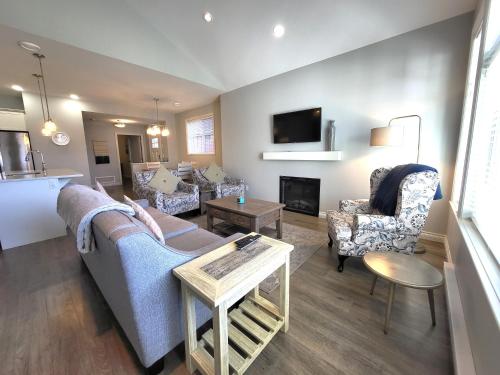 Tinhorn Meadow Cottage-walk To The Pool #20 in Osoyoos, Canada