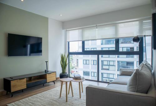 Eco 28 Living 2BR with Modern Pool in Miraflores