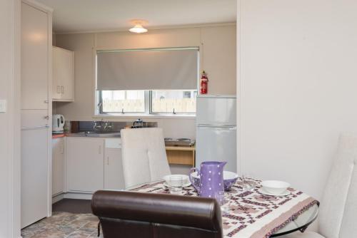 Waitangi Beach Units — Photo 5