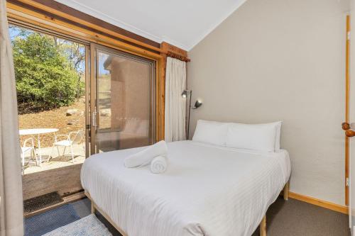 Snowbird 1 - Charming 2BR Townhouse l Lake Views l Air-Con l Off-Street Parking, Jindabyne (foto 8)