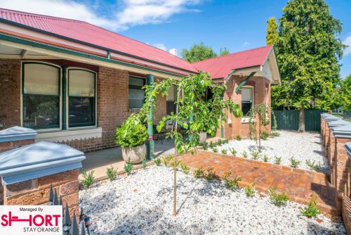 King & Queen Bed - Apartment on Summer Near Cook Park, Orange (Foto 4)