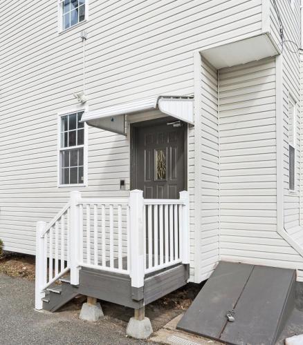 Top Rated all new convenience and style in Montclair in มอนต์แคลร์