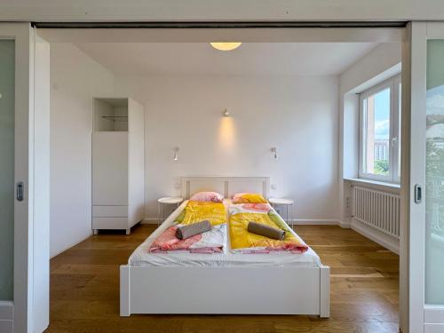 BrightlyApartment 5
