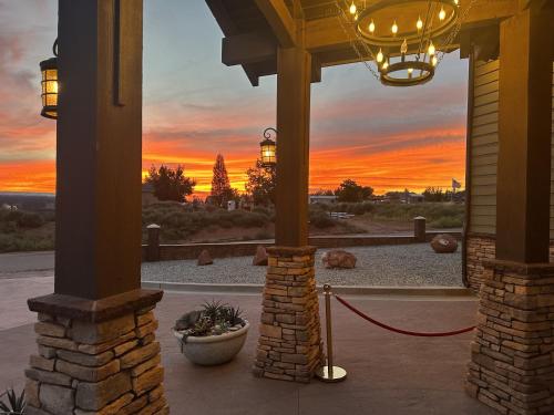 Zion Cliff Lodge