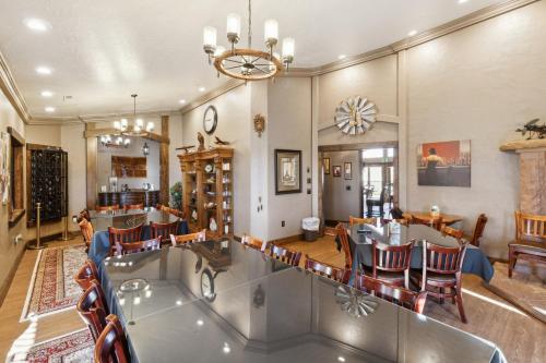 Zion Cliff Lodge