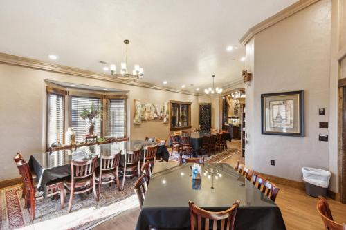 Zion Cliff Lodge