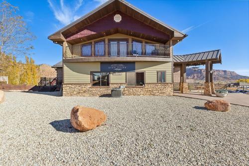 Zion Cliff Lodge