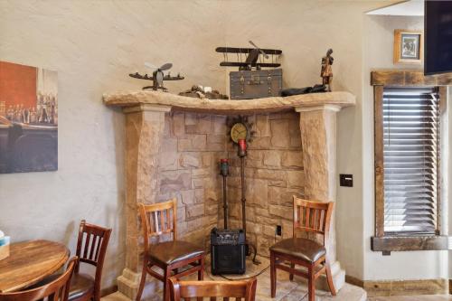 647434983 Zion Cliff Lodge
