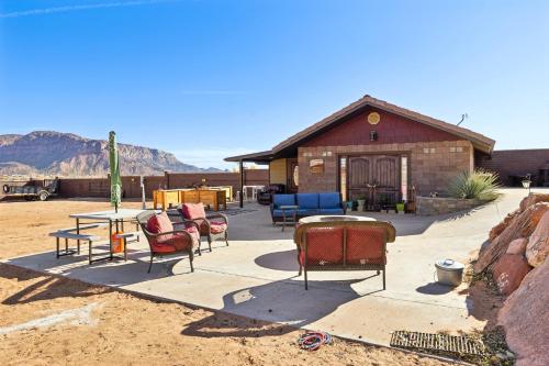 647435009 Zion Cliff Lodge