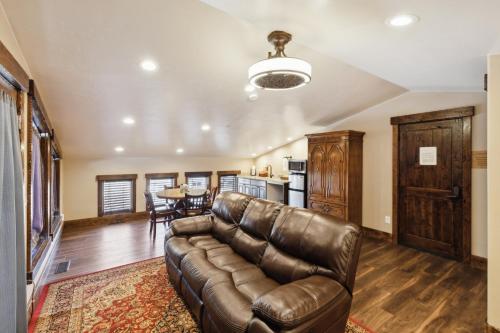 Zion Cliff Lodge