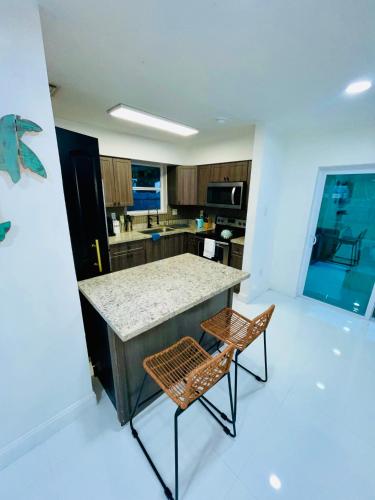 Cozy Comfy House in Pembroke Pines, USA