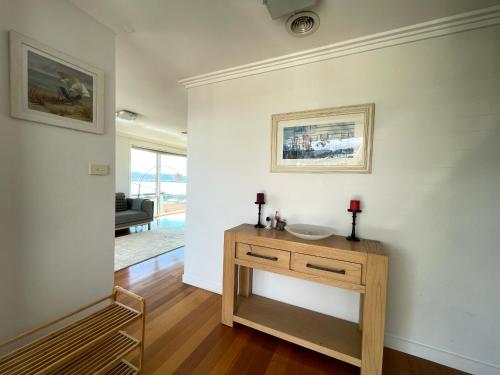 Lipscombe Escape panoramic views luxury and space