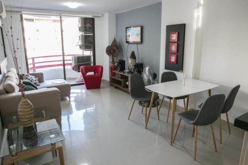 Apartamento Moderno con Piscina